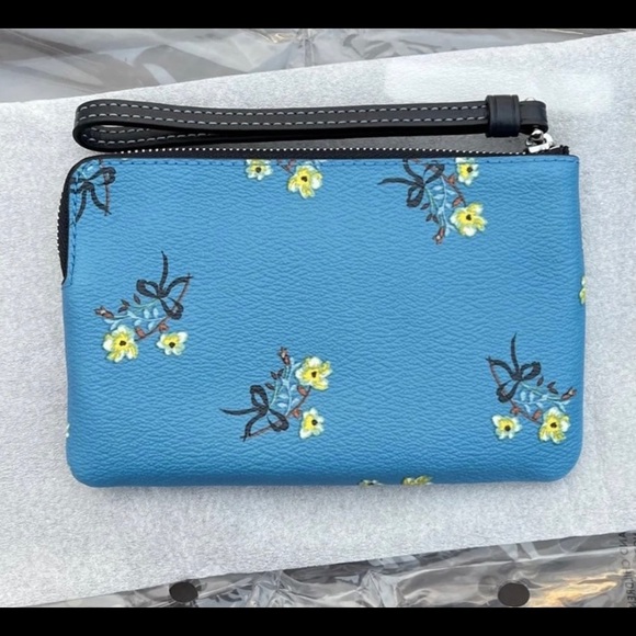 Coach Blue Corner Zip Wristlet With Floral Bow Print Brand New With Tag - Picture 10 of 10